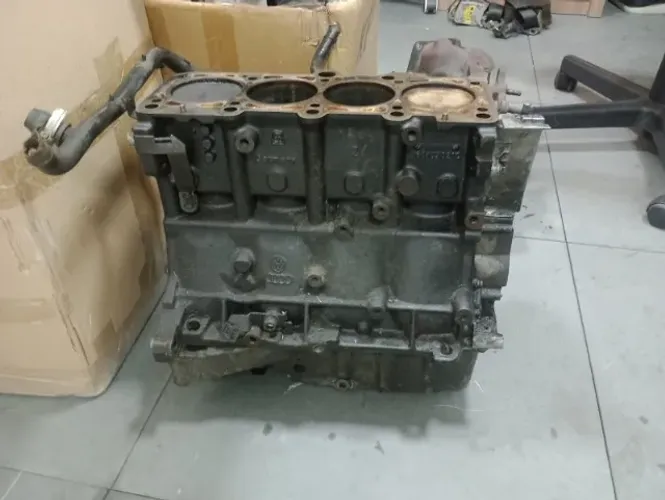 PARTE INFERIOR MOTOR AUDI A3/GOLF 1.8 20V - ORIGINAL