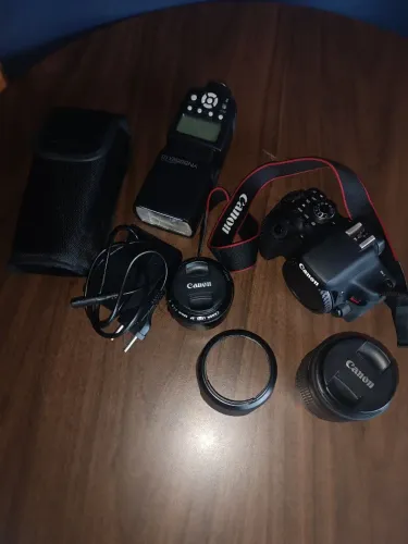 Câmera Canon t6i com lentes e acessórios