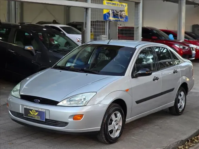 Ford Focus 1.8 16V 5P 2003