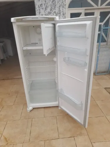 ? Geladeira Consul fros freee funcionando perfeitamente com garantia ?