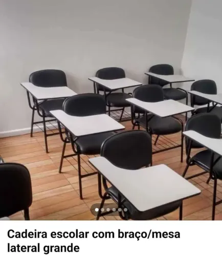 Lote de 12 cadeiras escolares com mesa lateral grande