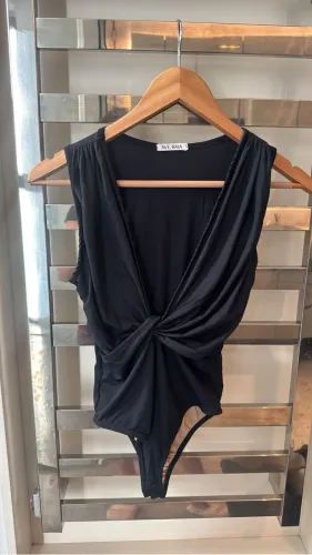 Body com decote profundo AVE RAIA