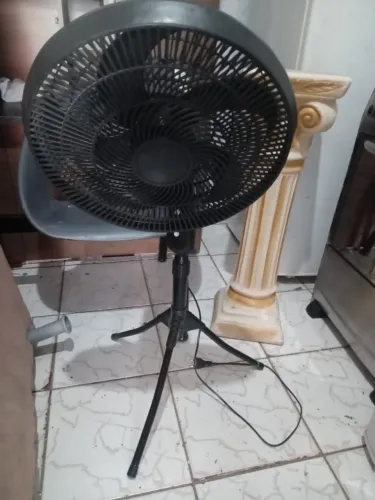 VENDO UM VENTILADOR DE PE