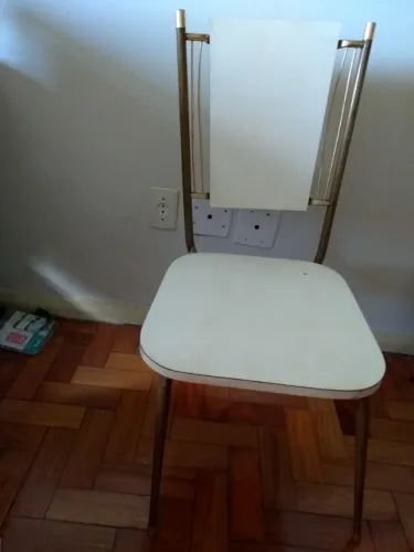 4 Cadeiras para reformar (Isso mesmo!!! As 4 cadeiras por 50 Reais)