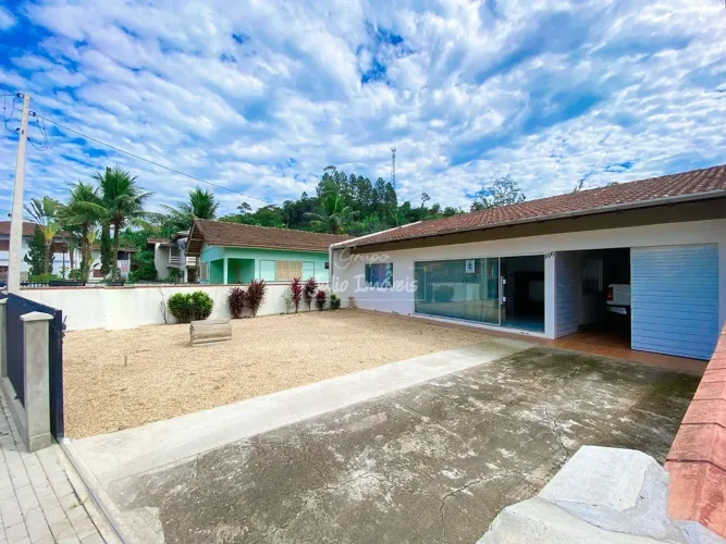 Casa 3 dormitórios na Guabiruba Sul