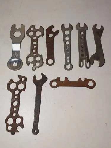Conjunto de chaves de boca antigas para bicicletas
