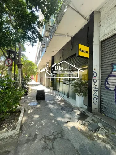 Vendo Restaurante em Funcionamento Passagem de Ponto com 200 m2, toda montada, no Centro