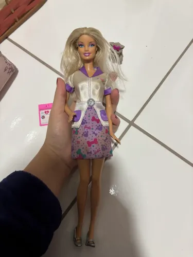 Barbie veterinária retrô anos 2000