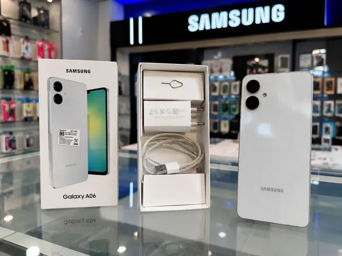 ? Samsung Galaxy A06 128GB Branco - Semi Novo