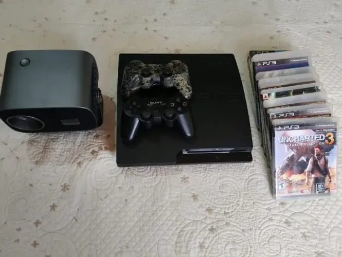PlayStation 3 e Projetor HY500