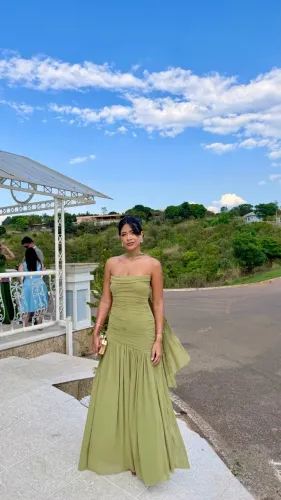 Vestido de festa verde oliva
