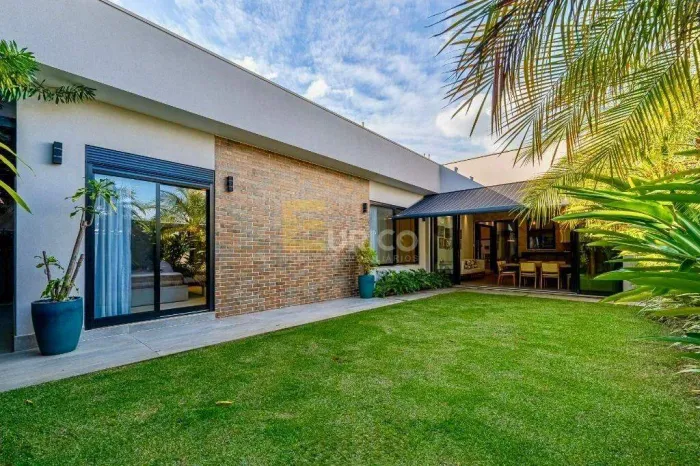 Casa em condomínio à venda no Condomínio Canto Del Bosco em Valinhos/SP