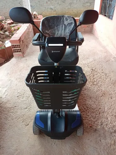 Scooter Motorizada LB Light Dellamed até 136 Kg com Assento Giratório e Farol LED