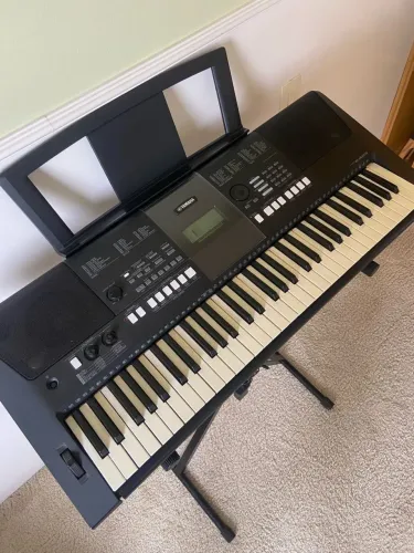 Yamaha Psr pra vender logo !