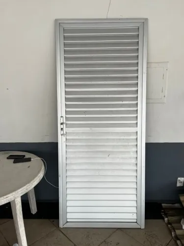 PORTA DE ALUMINIO FOLHEADA