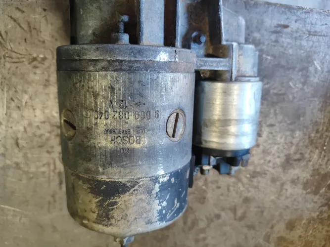 Motor de arranque uno