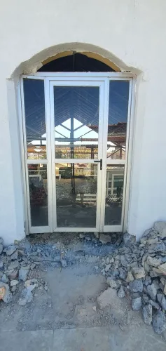 Porta de Vidro com alumínio