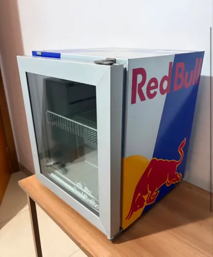 Frigobar redbull