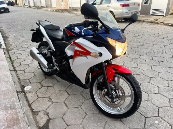 HONDA CBR 250R 2012 - 33.000 km