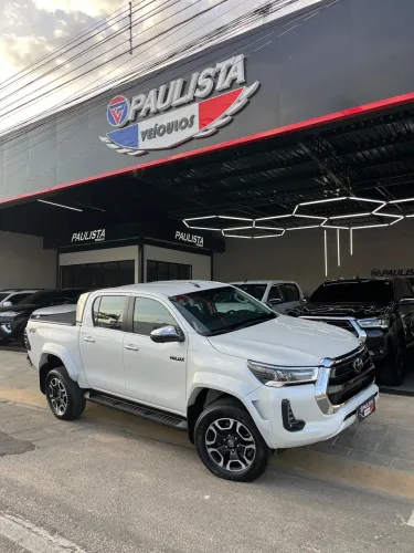 Toyota Hilux CD SRX Plus 4X4 2.8 TDI Die. Aut. 2024