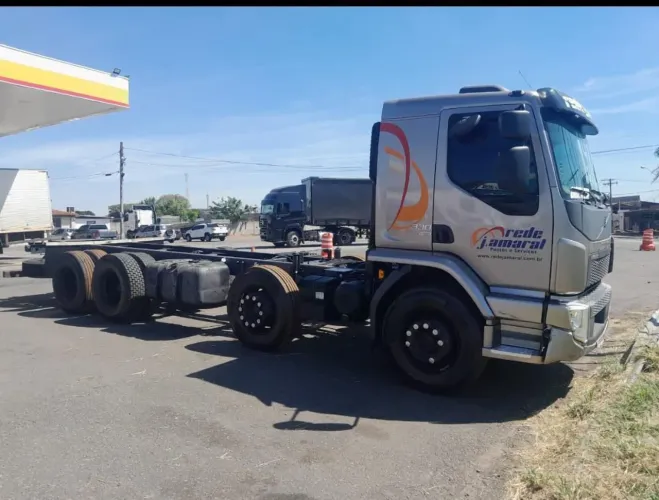 Volvo vm330 único dono 