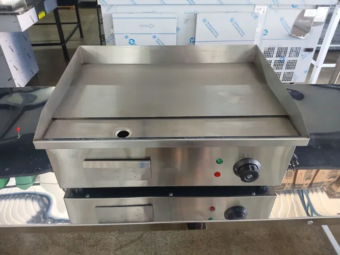 Chapa Elétrica 55x43 cm Inox Stevan