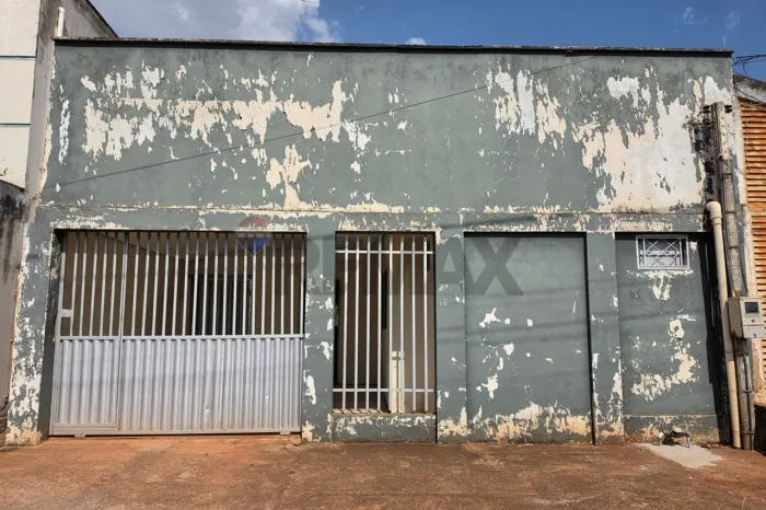 CASA À VENDA NO SETOR URBANÍSTICO  ARAGUAÍNA/TO