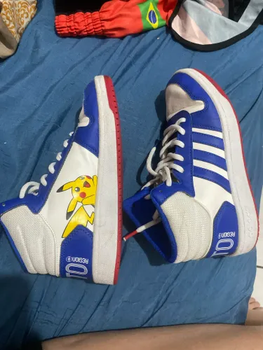 tênis infantil adidas mid pokémon 