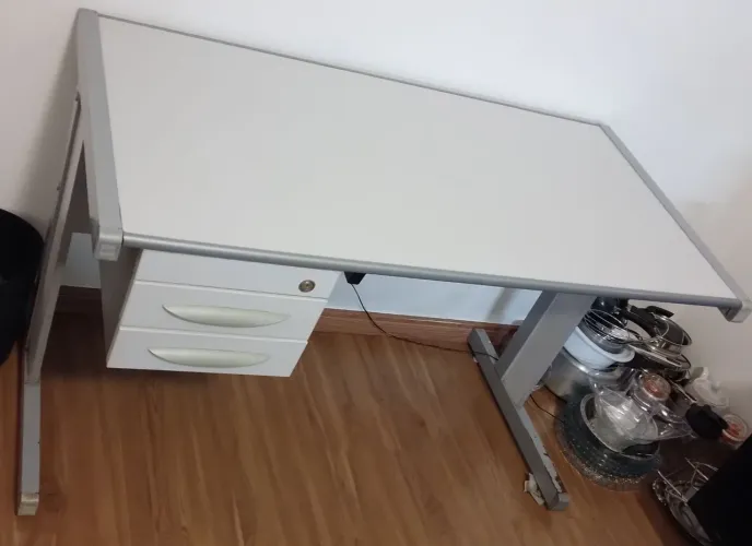 Vendo mesa de escritório 