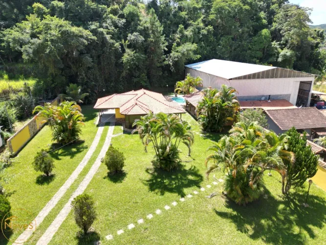 Vendo Casa no bairro Arcozelo em Paty do Alferes - RJ