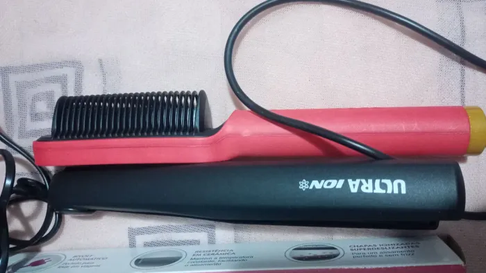 ESCOVA ALISADORA + CHAPINHA ULTRA ION