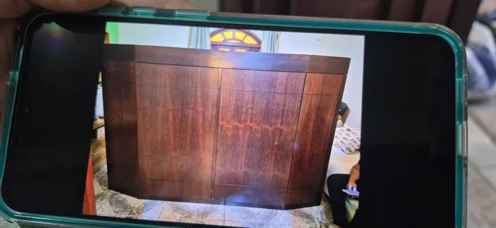 Armário Antigo Todo em Madeira Com Prateleiras Tipo uma Arca  R$800,00