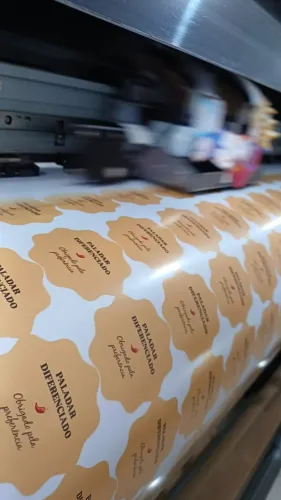 Adesivos personalizados em impressão digital