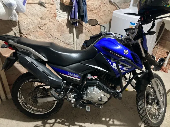 Moto Yamaha XTZ crosser