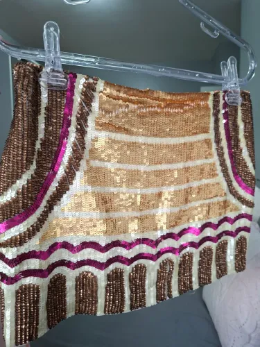 Saia paetês Zara