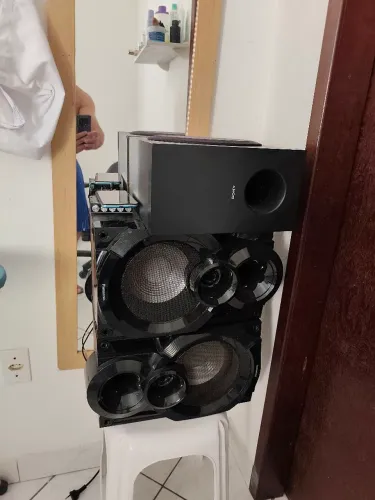 Som (duas caixas e um sub.) + amplificador com transformador (adaptável para carro)