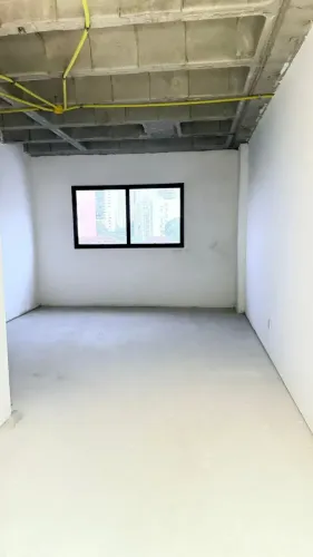 Salas Comerciais no Ed. Porto Quality (Nazaré)