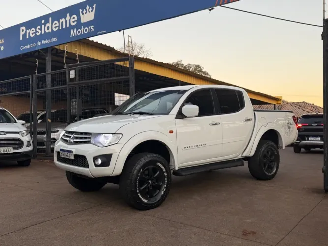 Mitsubishi L200 Triton HPE 3.2 CD TB Int.diesel AUT 2012