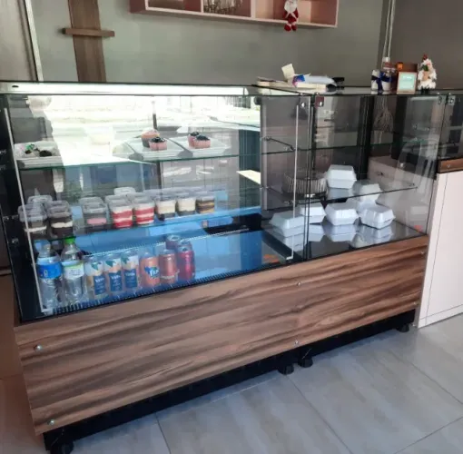 Vitrine refrigerada e neutra