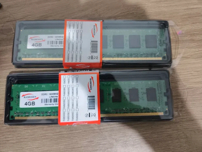 Duas memórias ram ddr3, casa uma de 4gb