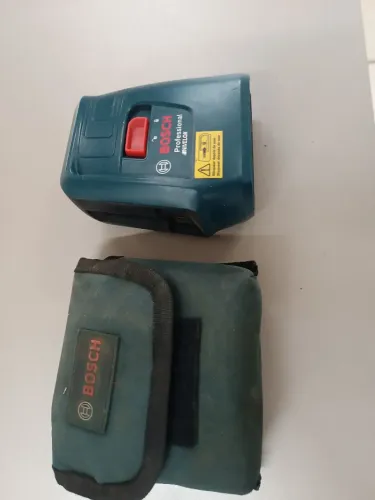 Nível laser Bosch PARA CONSERTAR OU RETIRAR PEÇAS 