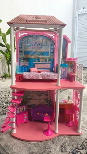 Casa da Barbie Mattel 2011 (Barbie® 2-Story Beach House)