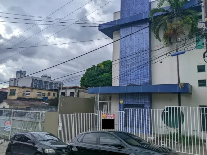 Prédio 400m² com Salas e estacionamento próx a Djalma Batista