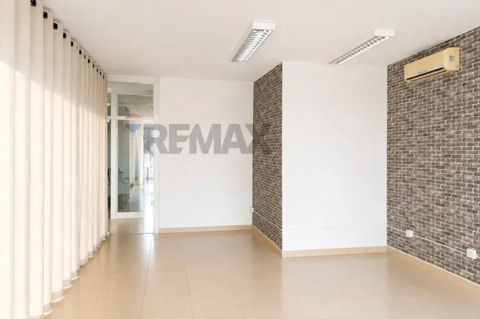 Sala para alugar - 65 M² - São Vito