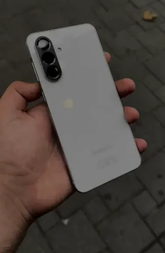 Troco galaxy A56 por iphone 11 ou superior. Apenas aparelhos originais, conservados.