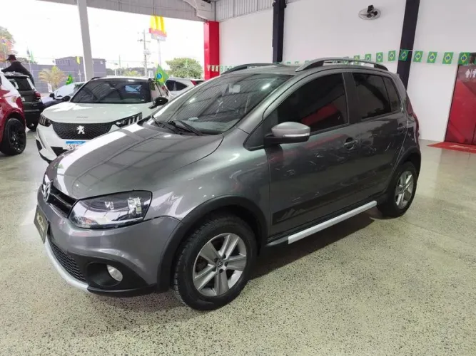 Volkswagen Crossfox 1.6 MI Total Flex 8V 5P 2012
