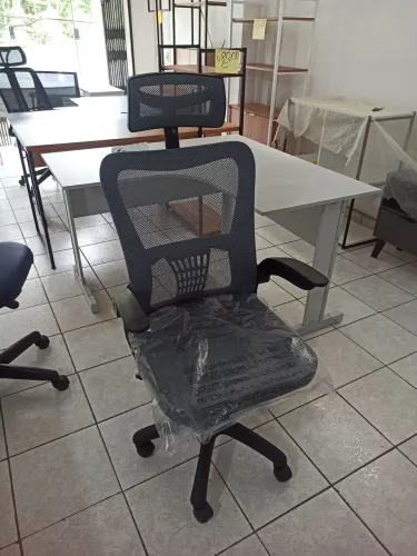 Cadeira giratória de tela mesh