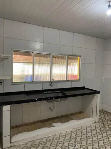 Chácara em aldeia, 50m da pista, km18, campo de fut, piscina, casa com 7 qts, 9 wc, arbor