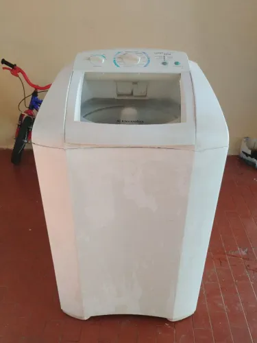 Máquina de lavar Eletrolux 9kg funcionando perfeitamente.Ja entregamos e com garantia !!