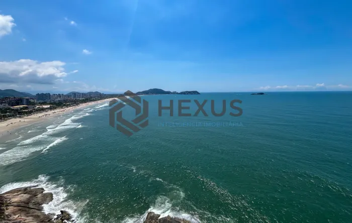 Apartamento frente mar com varanda gourmet e lazer na Praia das Pitangueiras, Guaruja
